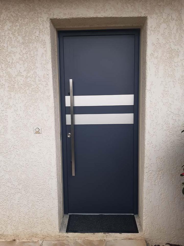 Installation de porte d'entrée à Toulouse